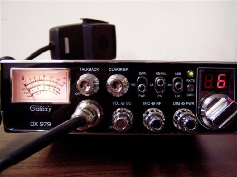 Galaxy DX 979 SSB CB Radio
